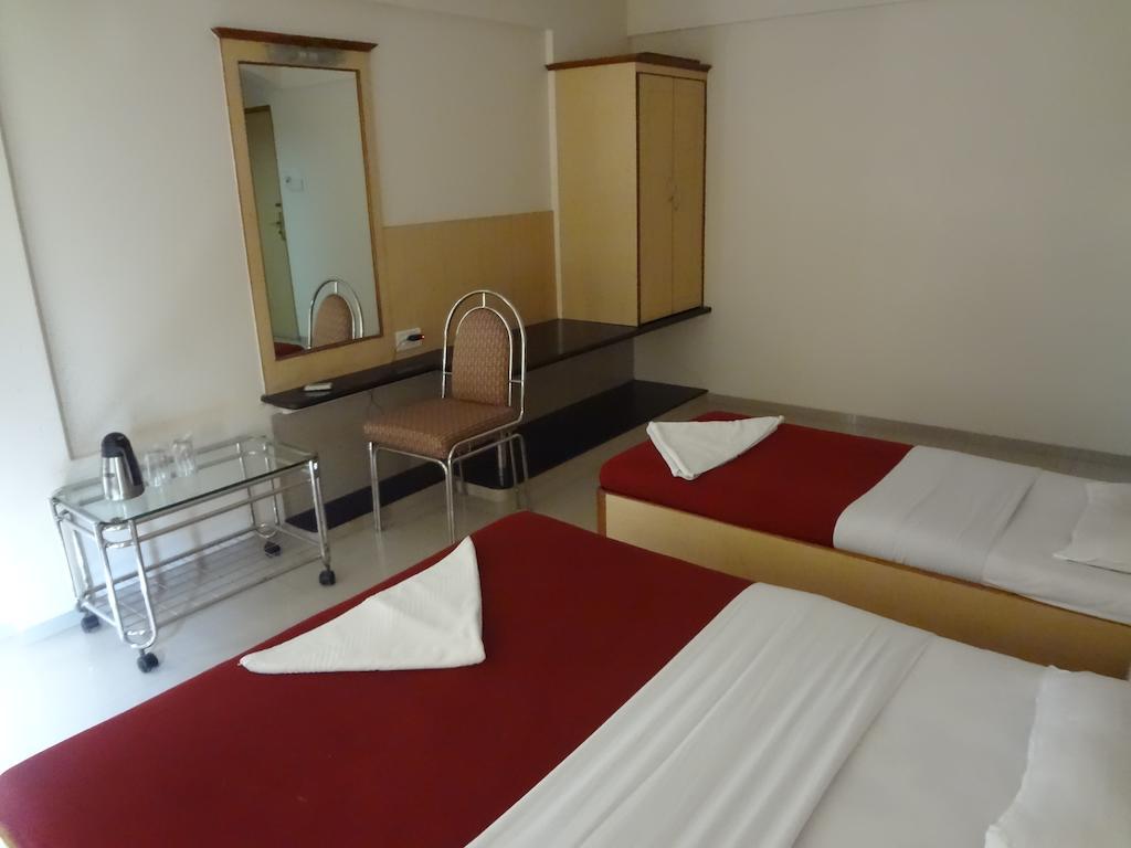 โฮเต็ล แอสช์วิน Hotel มุมไบ ภายนอก รูปภาพ